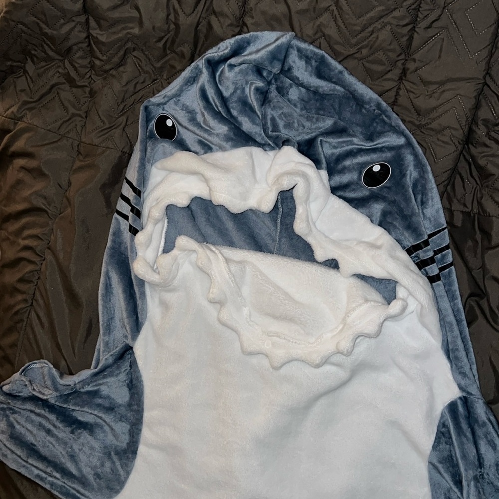 Adults Sz l new (more of a child Sz)